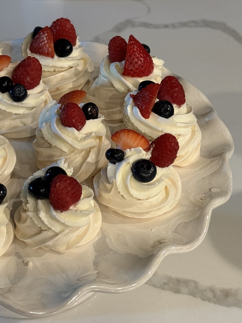 Micro Pavlova (Bite Size)